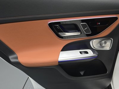 صورة مصغرة 15 لـ 2025 Mercedes-BENZ GLC