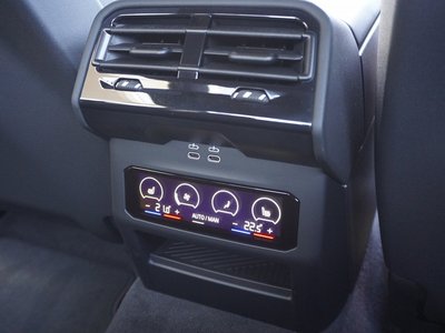 2024 BMW 5 SERIES 缩略图 39