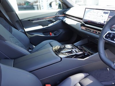 2024 BMW 5 SERIES 缩略图 34