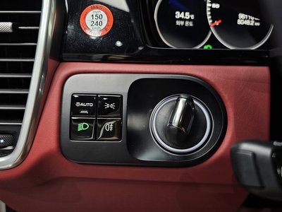 2019 Porsche CAYENNE — миниатюра 23