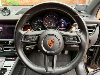 صورة مصغرة 24 لـ 2022 Porsche MACAN