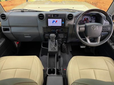 TOYOTA LAND CRUISER 70 - 2