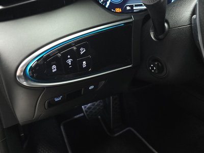 2024 Genesis GV70 thumbnail 14