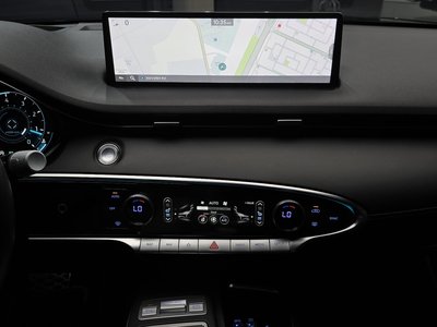 2024 Genesis GV70 thumbnail 19