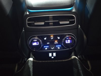 2024 Genesis GV70 thumbnail 18