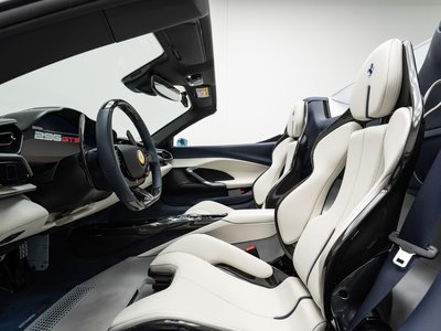 صورة 4 لـ 2025 Ferrari 296 GTS