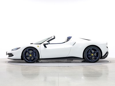 صورة 10 لـ 2025 Ferrari 296 GTS