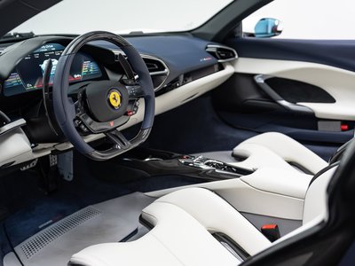 صورة 3 لـ 2025 Ferrari 296 GTS