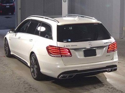 MERCEDES-BENZ E-CLASS - 2