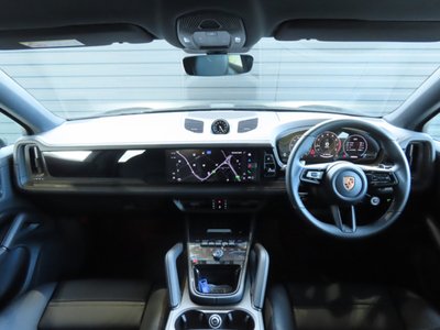 2026 Porsche CAYENNE thumbnail 15