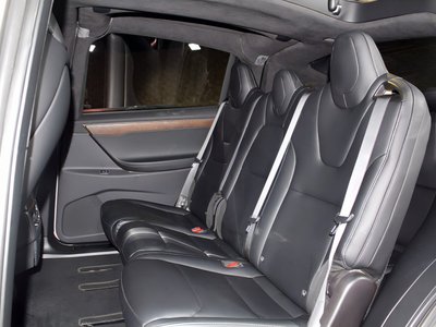 2020 Tesla MODEL X — миниатюра 16