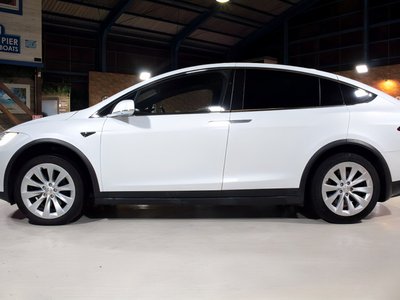 2020 Tesla MODEL X — фото 5