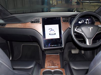 2020 Tesla MODEL X — фото 2