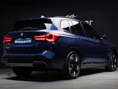 2025 BMW IX3 — фото 4