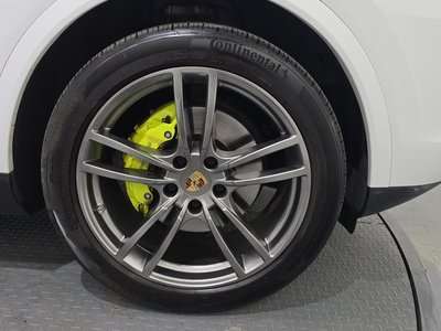 PORSCHE CAYENNE - 8