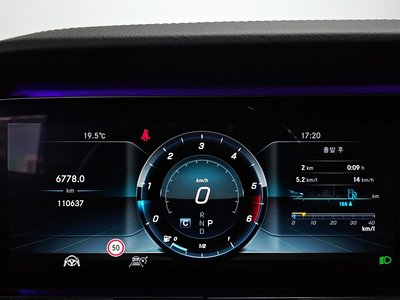 MERCEDES-BENZ CLS - 8