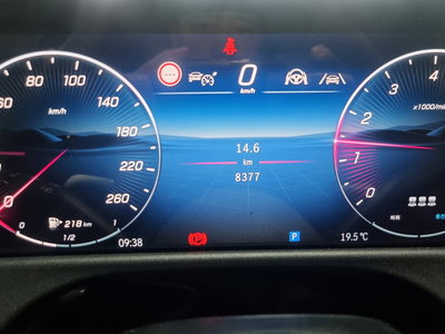 MERCEDES-BENZ E-CLASS - 8