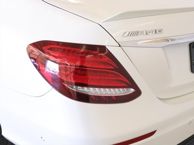 MERCEDES-BENZ E-CLASS - 9