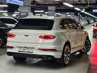 BENTLEY BENTAYGA - 3