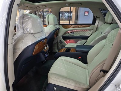 BENTLEY BENTAYGA - 7