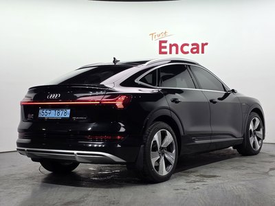 AUDI E-TRON - 2