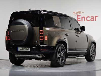 LAND ROVER DEFENDER - 2