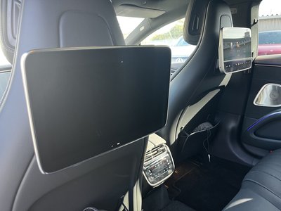 MERCEDES-BENZ EQS - 10