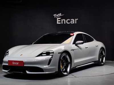 PORSCHE TAYCAN - 1