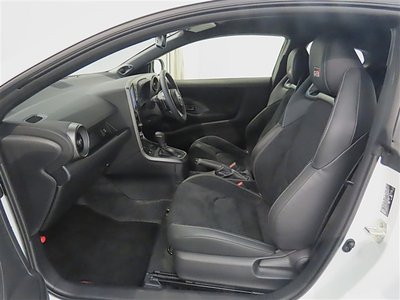 TOYOTA GR YARIS - 10