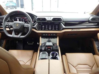 LAMBORGHINI URUS - 3