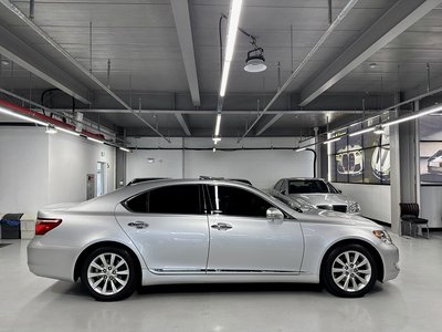 LEXUS LS - 6