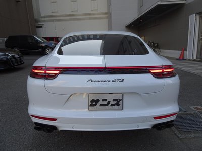 PORSCHE PANAMERA - 4