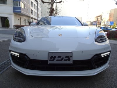 PORSCHE PANAMERA - 8