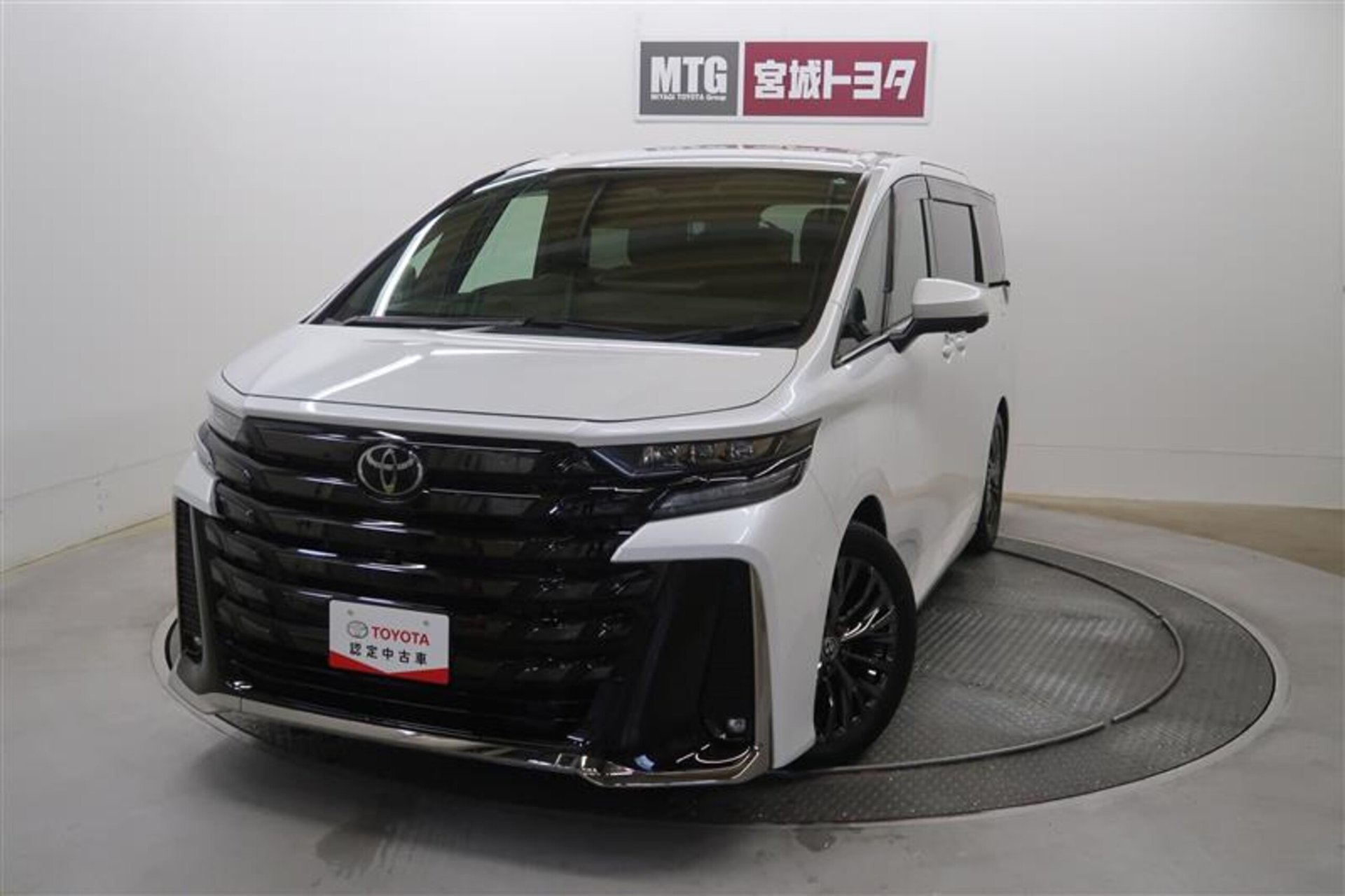 TOYOTA VELLFIRE - View 1