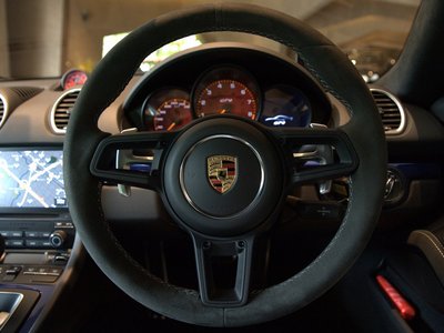 صورة 2 لـ 2021 Porsche 718