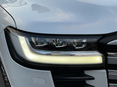 TOYOTA LAND CRUISER 300 - 7