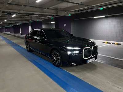 BMW 7 SERIES