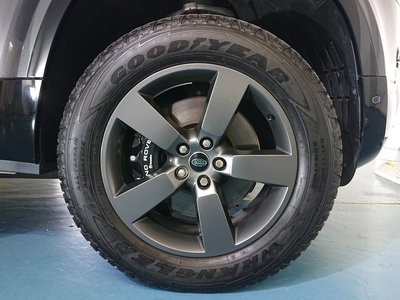 LAND ROVER DEFENDER - 9