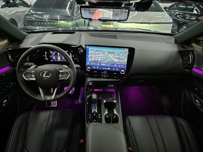 صورة 4 لـ 2025 Lexus NX