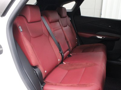 صورة 7 لـ 2023 Lexus RX