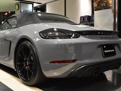 PORSCHE 718 BOXSTER - 10