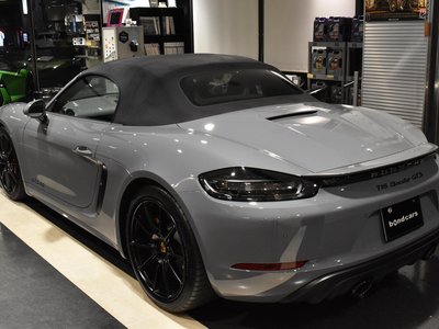 PORSCHE 718 BOXSTER - 9