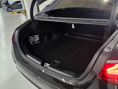 MERCEDES-BENZ E-CLASS - 10