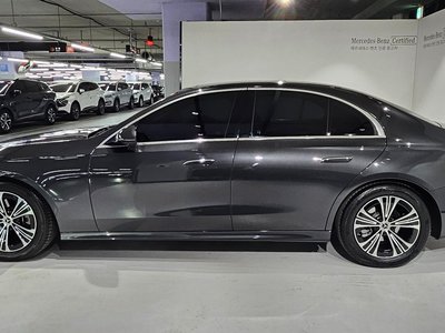 MERCEDES-BENZ E-CLASS - 8