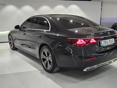 MERCEDES-BENZ E-CLASS - 2