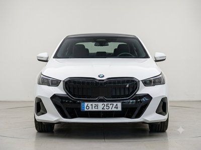 2025 BMW I5 — фото 1