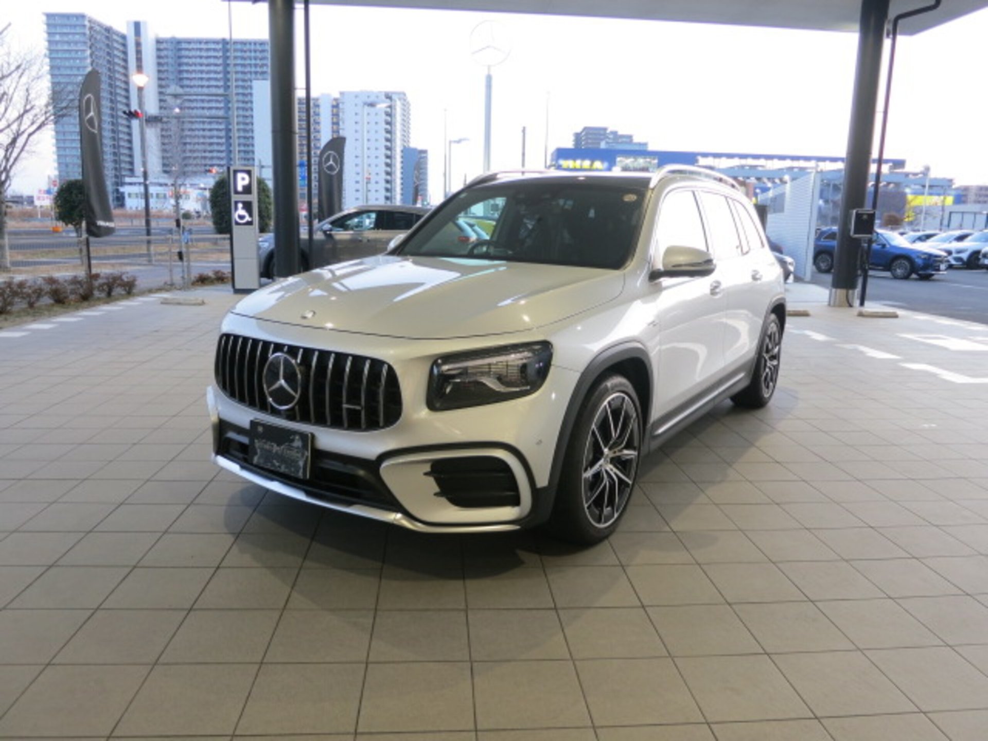 MERCEDES-BENZ GLB AMG - View 1
