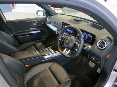 MERCEDES-BENZ GLB - 10