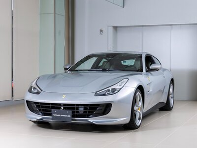 FERRARI GTC4 LUSSO