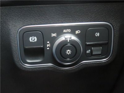 2023 Mercedes-BENZ GLB thumbnail 31